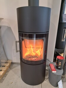 Kaminofen HWAM 3760 SmartControl Tür Modern Korpus schwarz - (AUSSTELLUNGSSTÜCK)